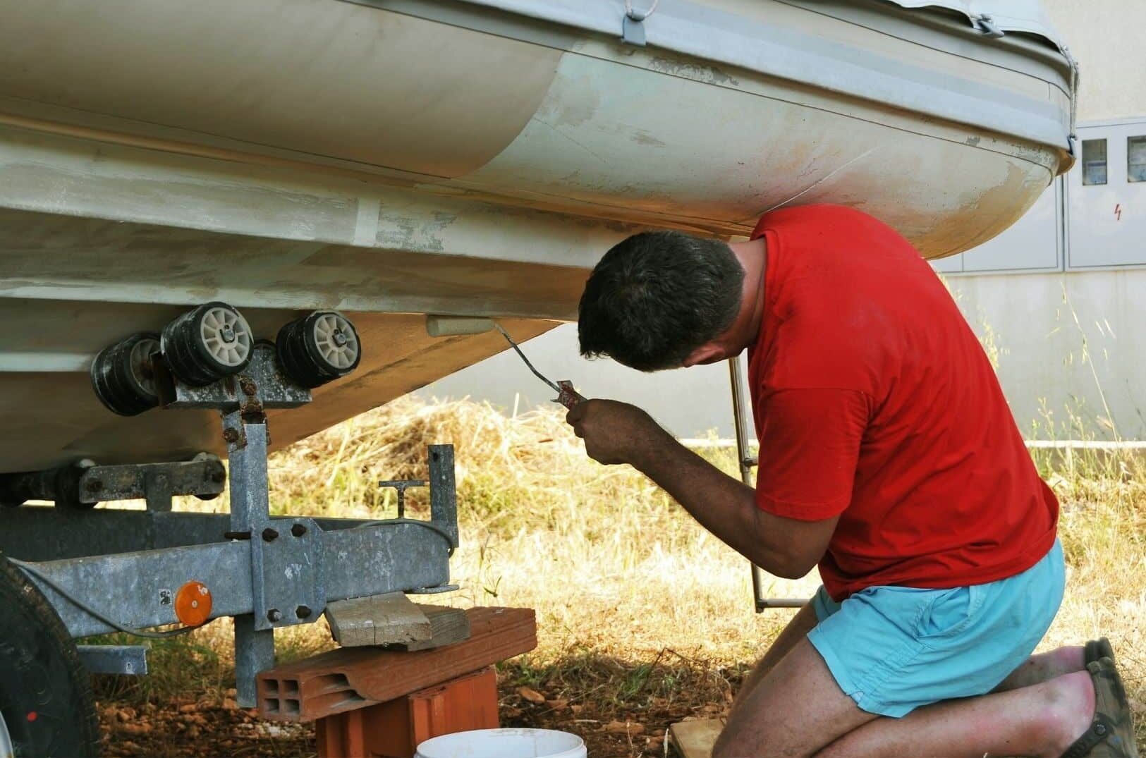 bottenfärg båtskrov